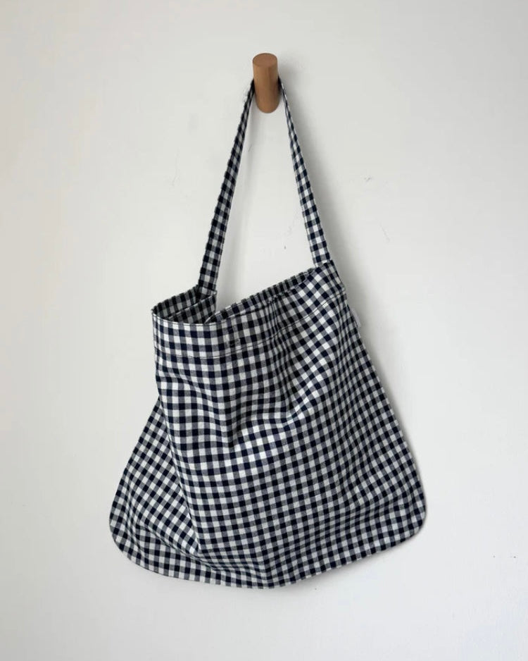 Le Bon Shoppe | Happy carry bag | Navy Gingham