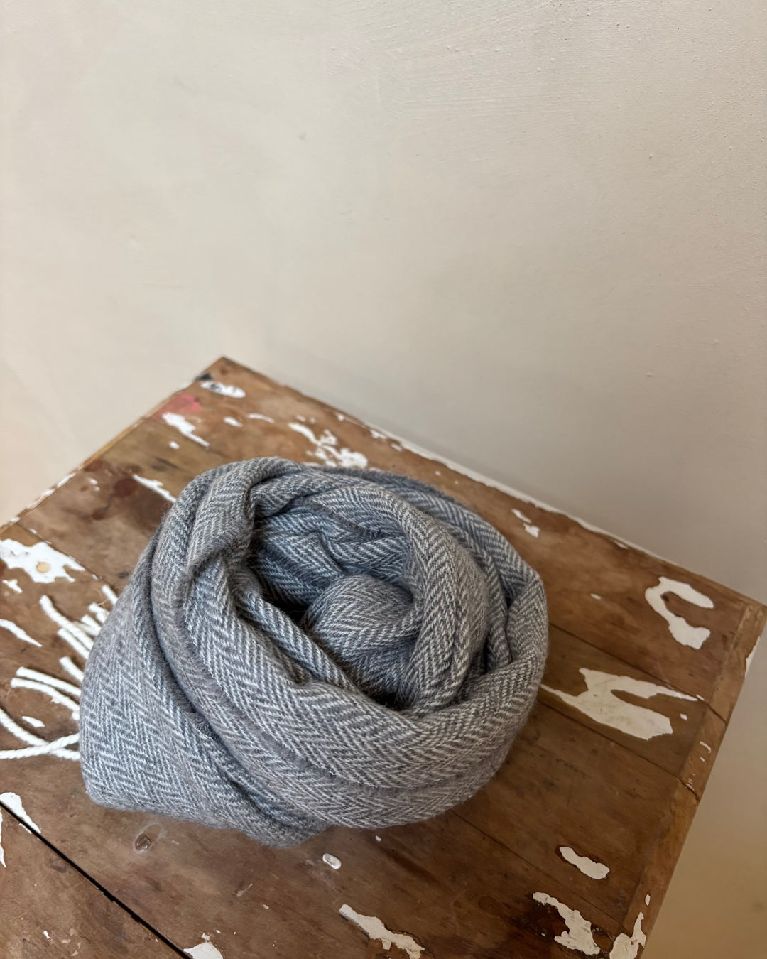 McNutt | Unisex Lambswool Scarf | Uniform Grey Herringbone