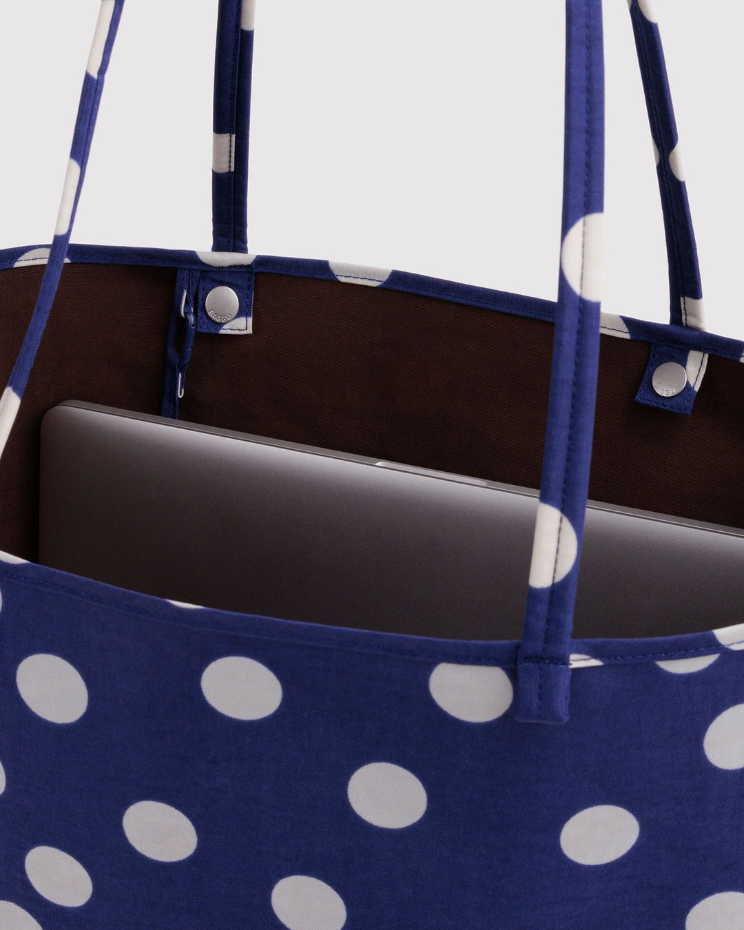 Baggu | Large Nylon Reversible Tote | Navy Polka Dot Mix