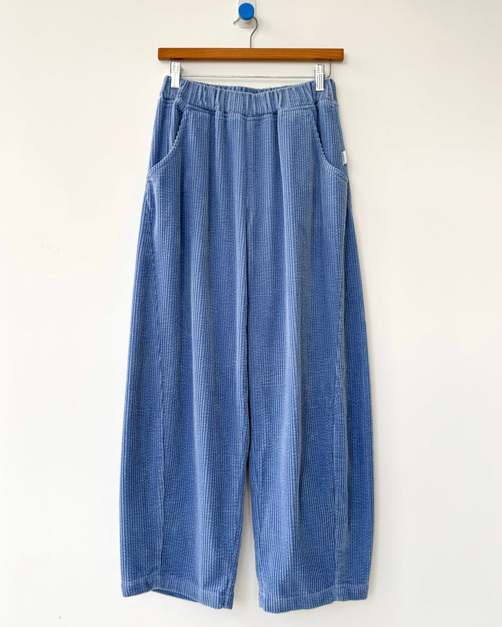 Le Bon Shoppe | Soft Corduroy Arc pants | Blue
