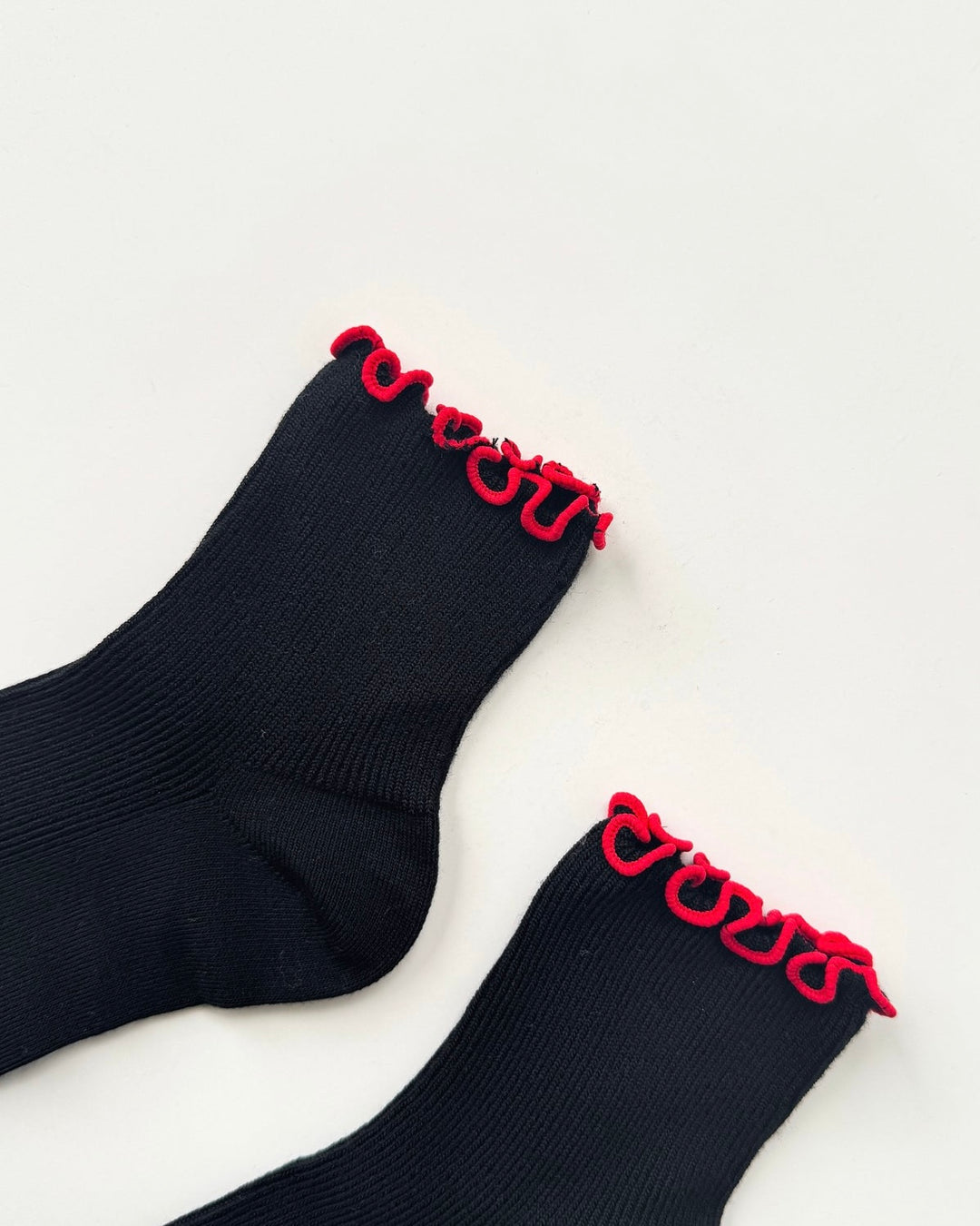Le Bon Shoppe x Noble | Petite Ruffle Sock | Black Red