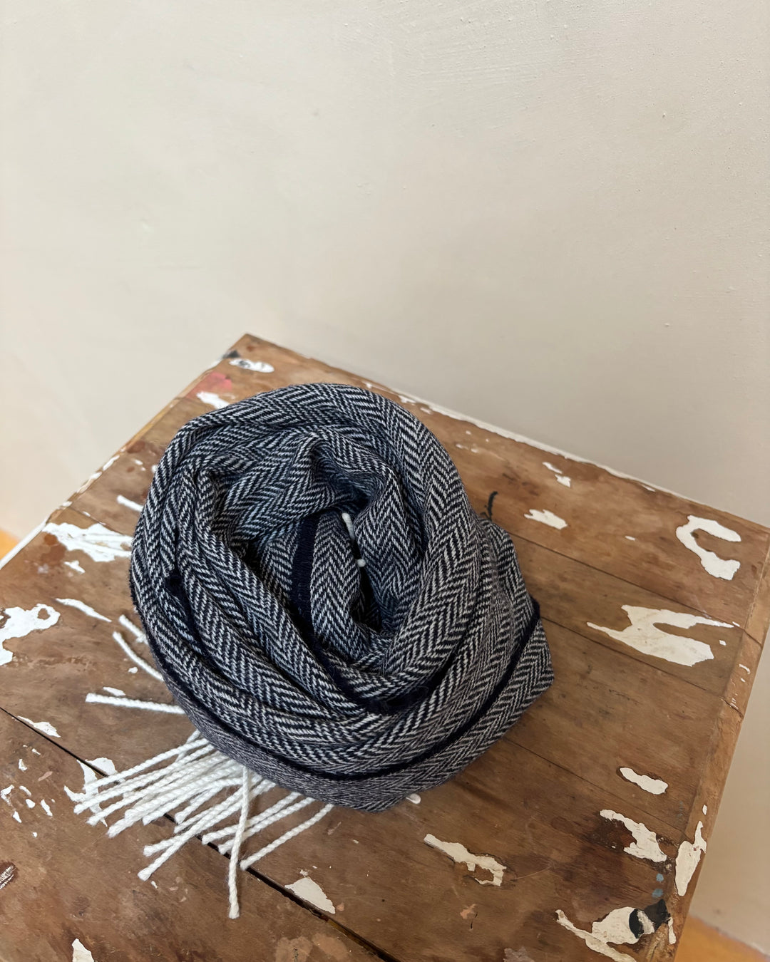 McNutt | Unisex Lambswool Scarf | Navy Herringbone