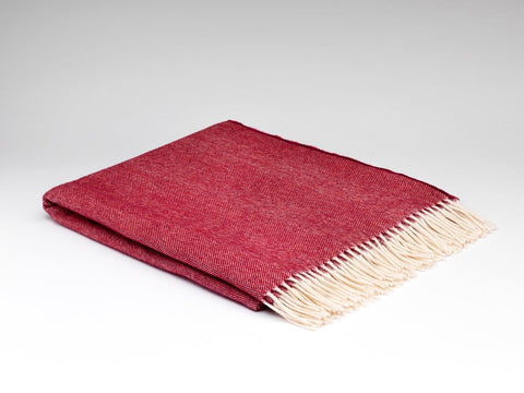 McNutts | Herringbone throw | Supersoft Spotted Cranberry