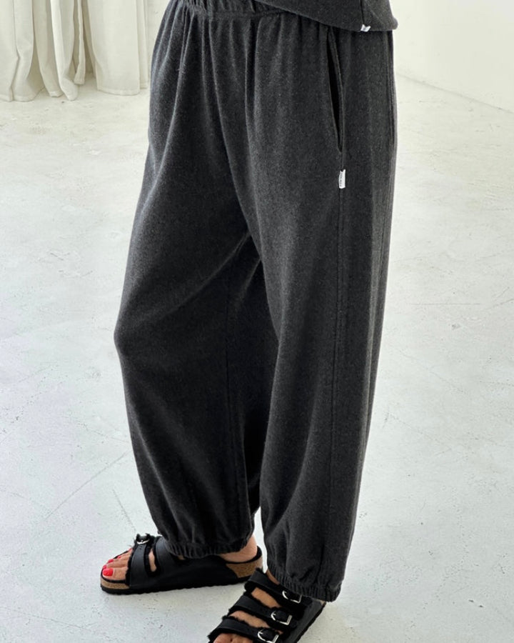 Le Bon Shoppe | Pointelle Balloon Pants | Charcoal