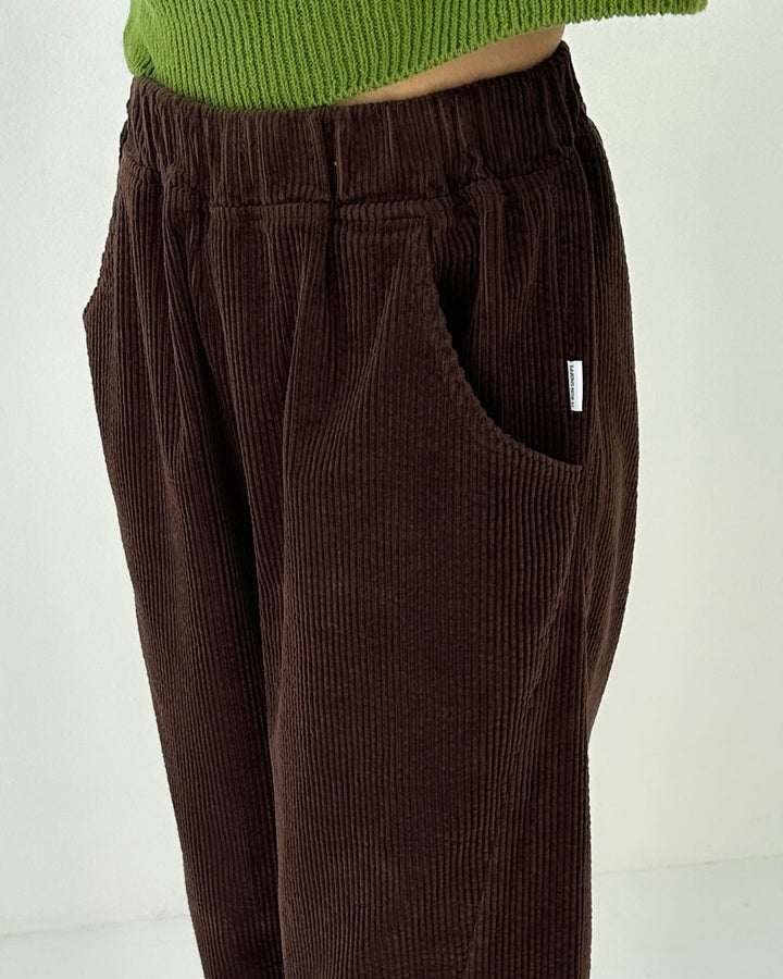 Le Bon Shoppe | Soft Corduroy Arc pants | Brown