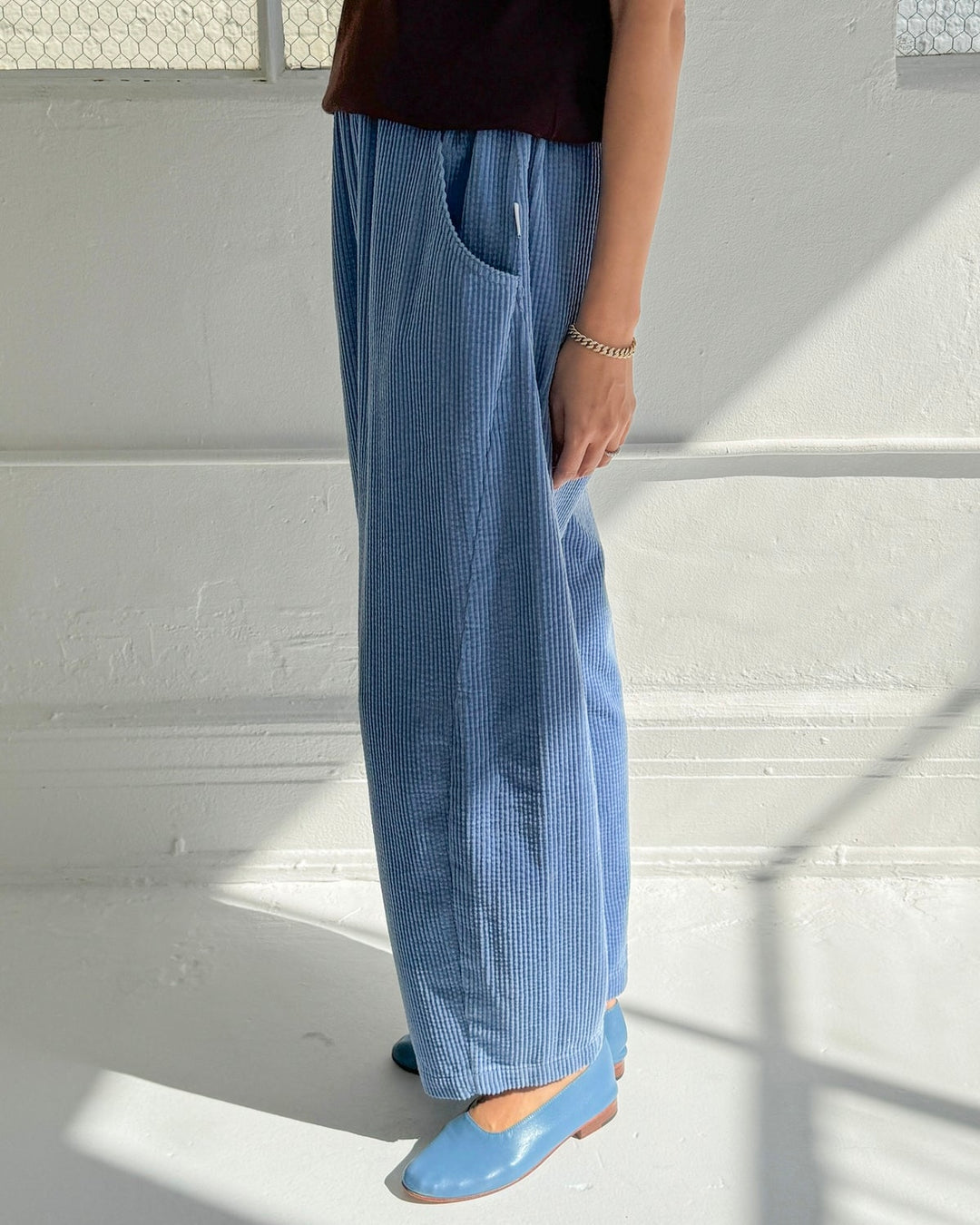 Le Bon Shoppe | Soft Corduroy Arc pants | Blue