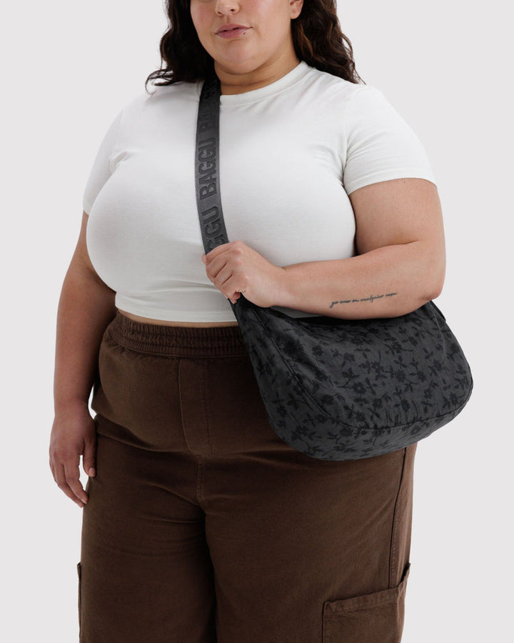 Baggu | Medium Crescent Nylon bag | Charcoal Ditsy Floral