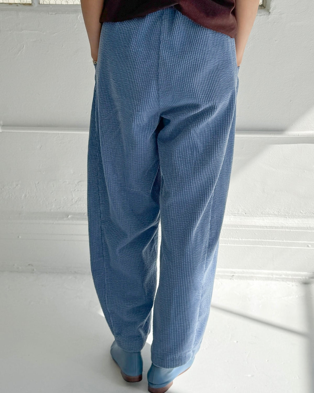 Le Bon Shoppe | Soft Corduroy Arc pants | Blue
