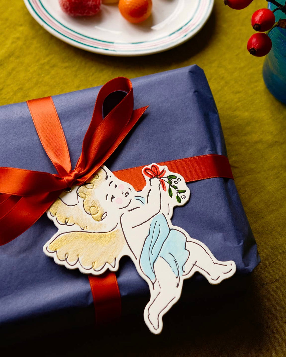 Scribble & Daub | Cherub kisses Christmas decoration