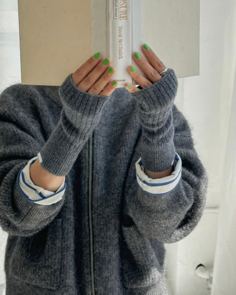 Le Bon Shoppe | Cashmere Wristwarmer | Charcoal.