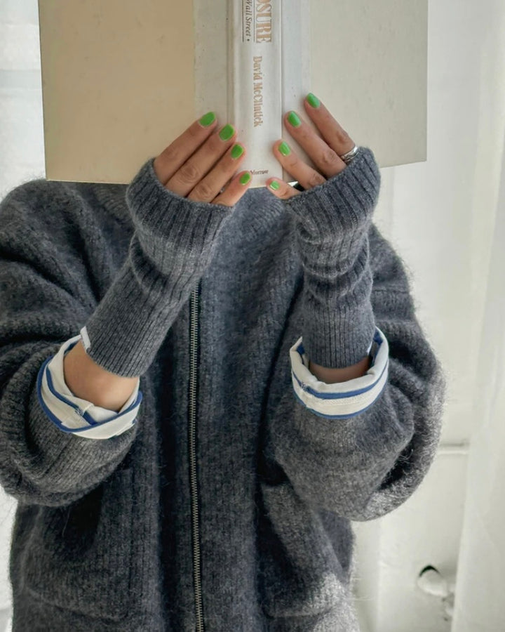 Le Bon Shoppe | Cashmere Wristwarmer | Charcoal.