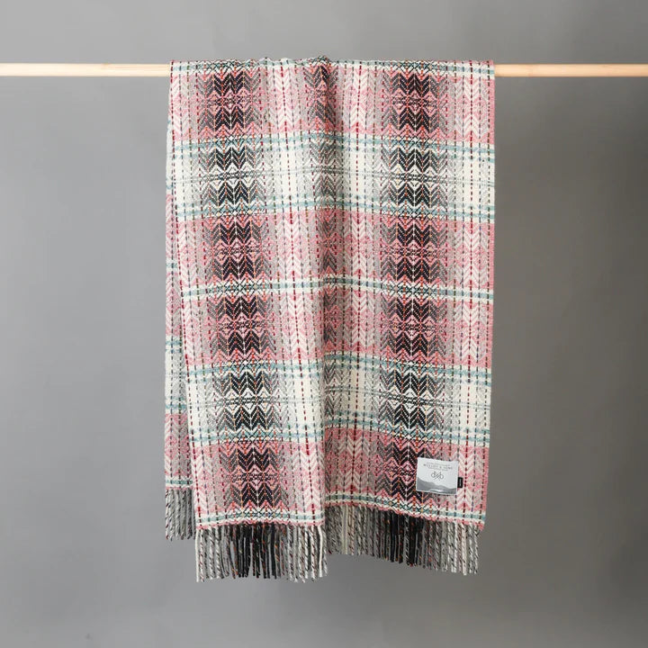 Molloy & Sons | Diamond Weave Blanket - Pink